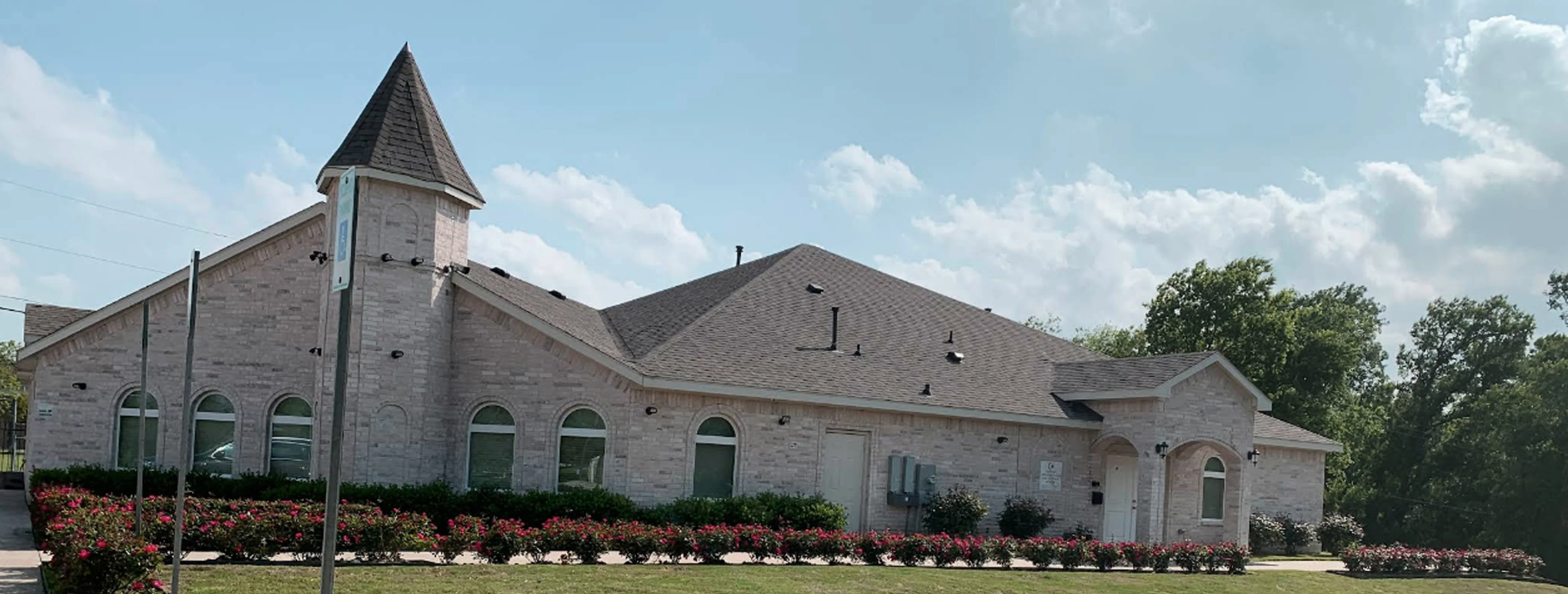 Exterior view of Bosnian American Cultural Center Grand Prairie building